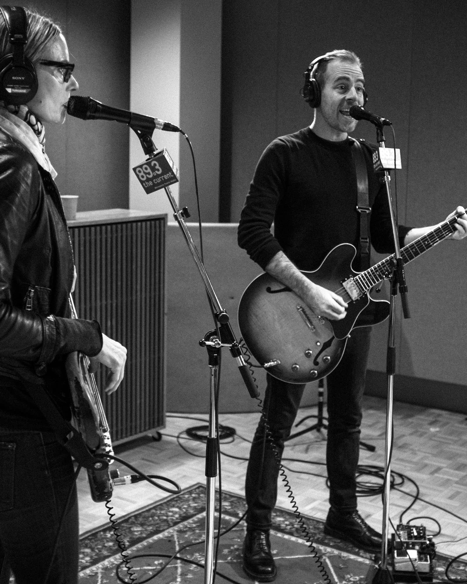 Play, image size:1600x2000