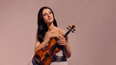 Maria Dueñas and Gustavo Dudamel pay homage to Jascha Heifetz