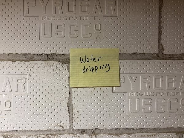 A sticky note reads "water dripping."