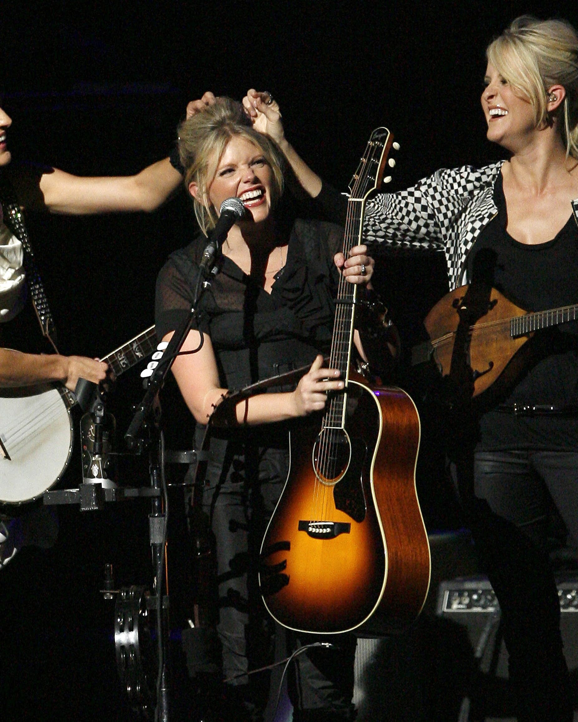 The Dixie Chicks officially change their name to The Chicks | MPR News, image size:1854x2317