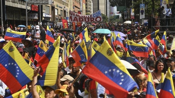 Venezuela wakes up to continued uncertainty