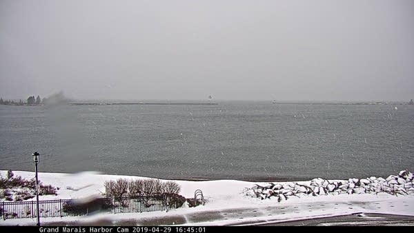 Northern snow blitz; unsettled spring week ahead