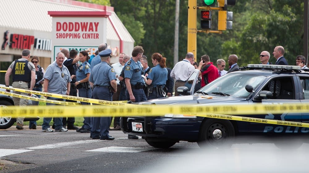 Police officer shot, killed in West St. Paul; suspect captured after ...