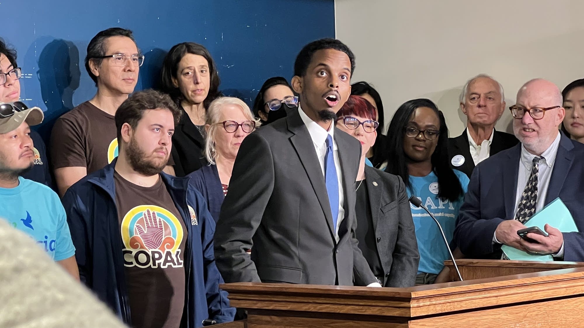 DFLers roll out proposal to protect some people without legal status from immigration officials - Vimarsana News