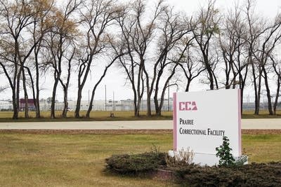 Feds propose housing ICE detainees in western Minnesota private prison