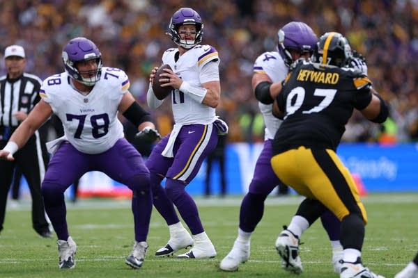 Who will be the starting quarterback for the Vikings, Wentz or McCarthy?