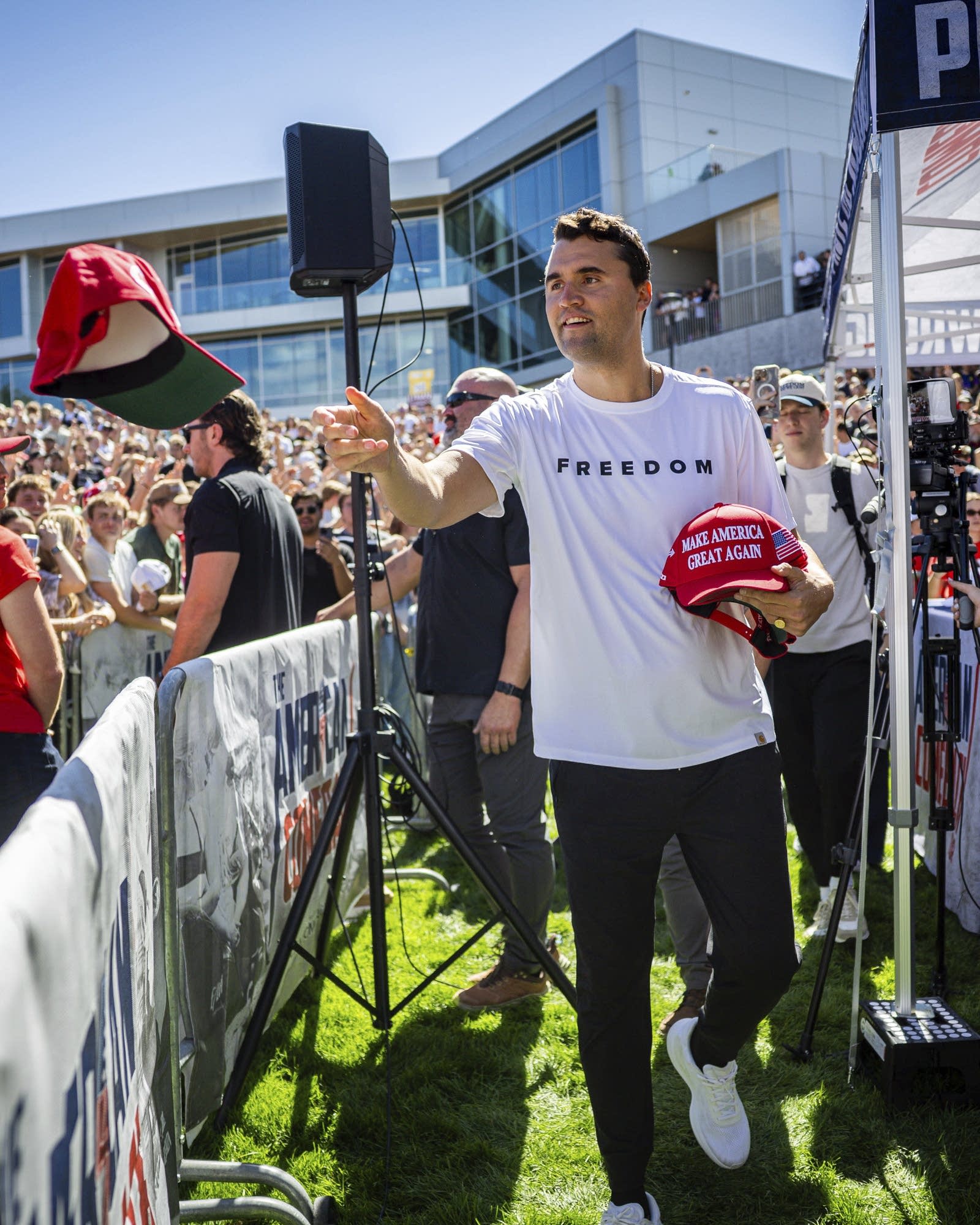 Conservative activist Charlie Kirk dies after being shot at Utah college  event | MPR News