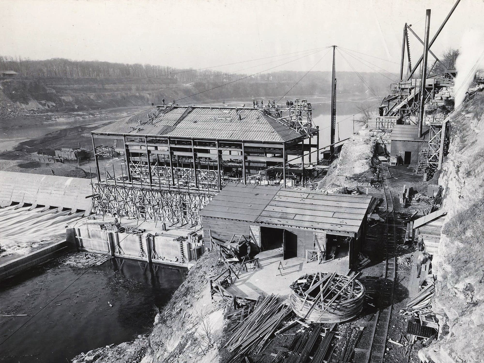 St. Paul's Ford hydropower plant being built, 1923