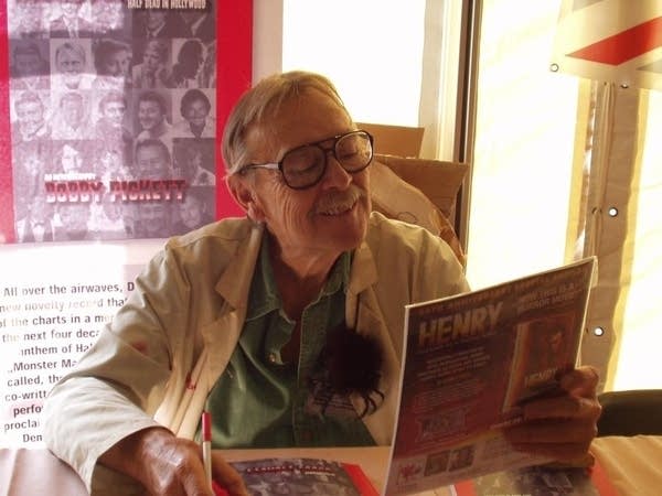 American singer Bobby "Boris" Pickett of Monster Mash fame, selling copies of his autobiography at Chiller Theatre horror convention, New Jersey, October 2005.