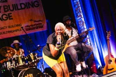 mayyadda and her band performing on stage