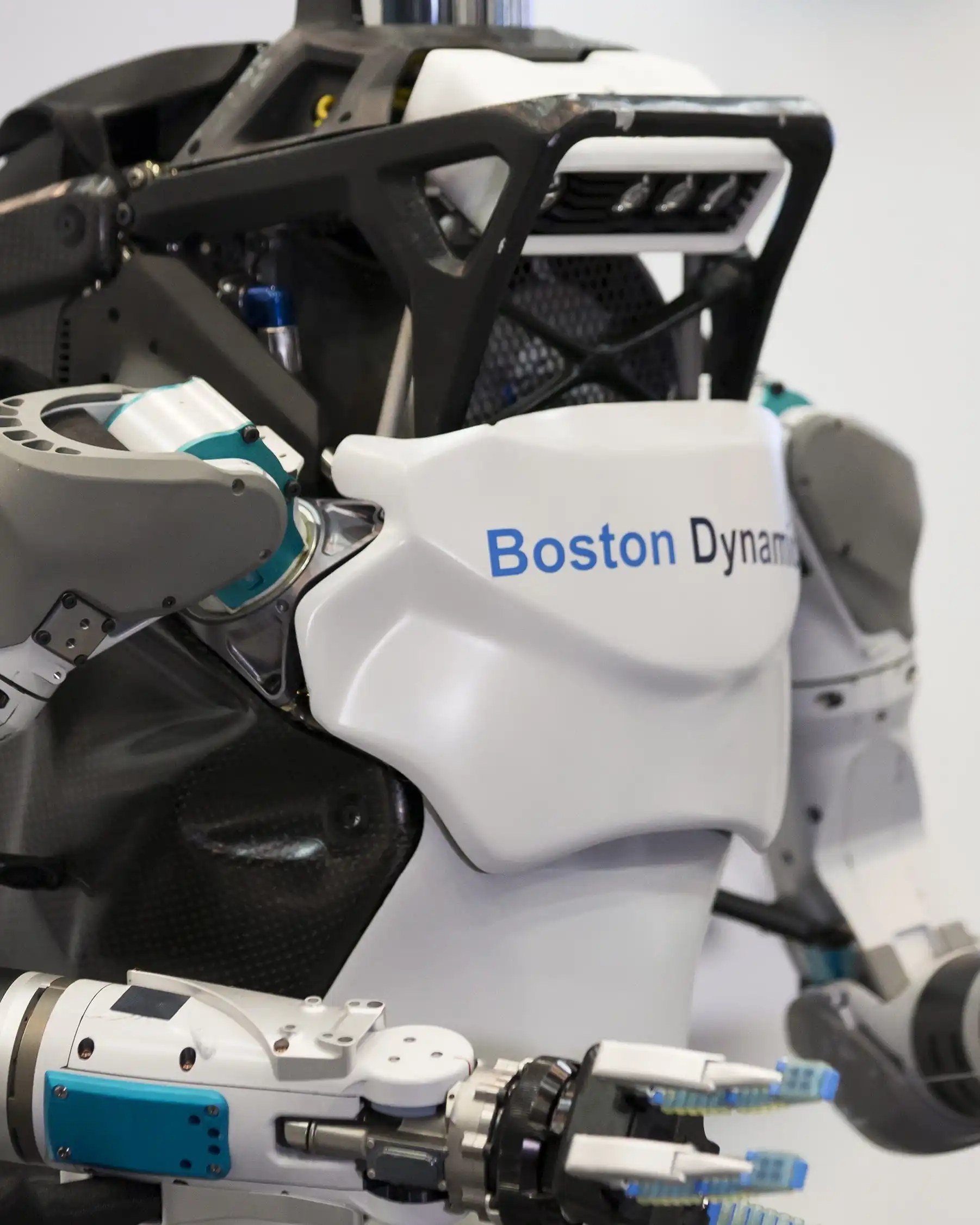 Atlas, forefather of humanoid robots, gives way to next generation