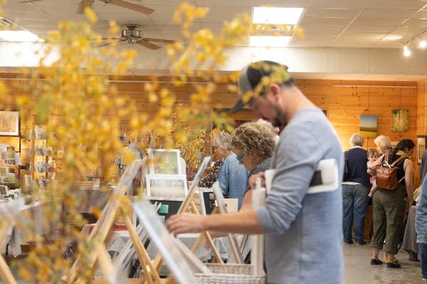 Art Hounds: Meandering studios, quiet paintings and spooky musicals