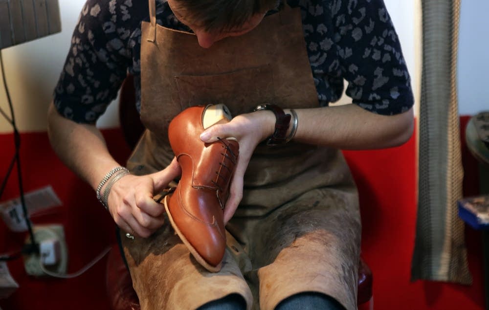 Trimming the welt