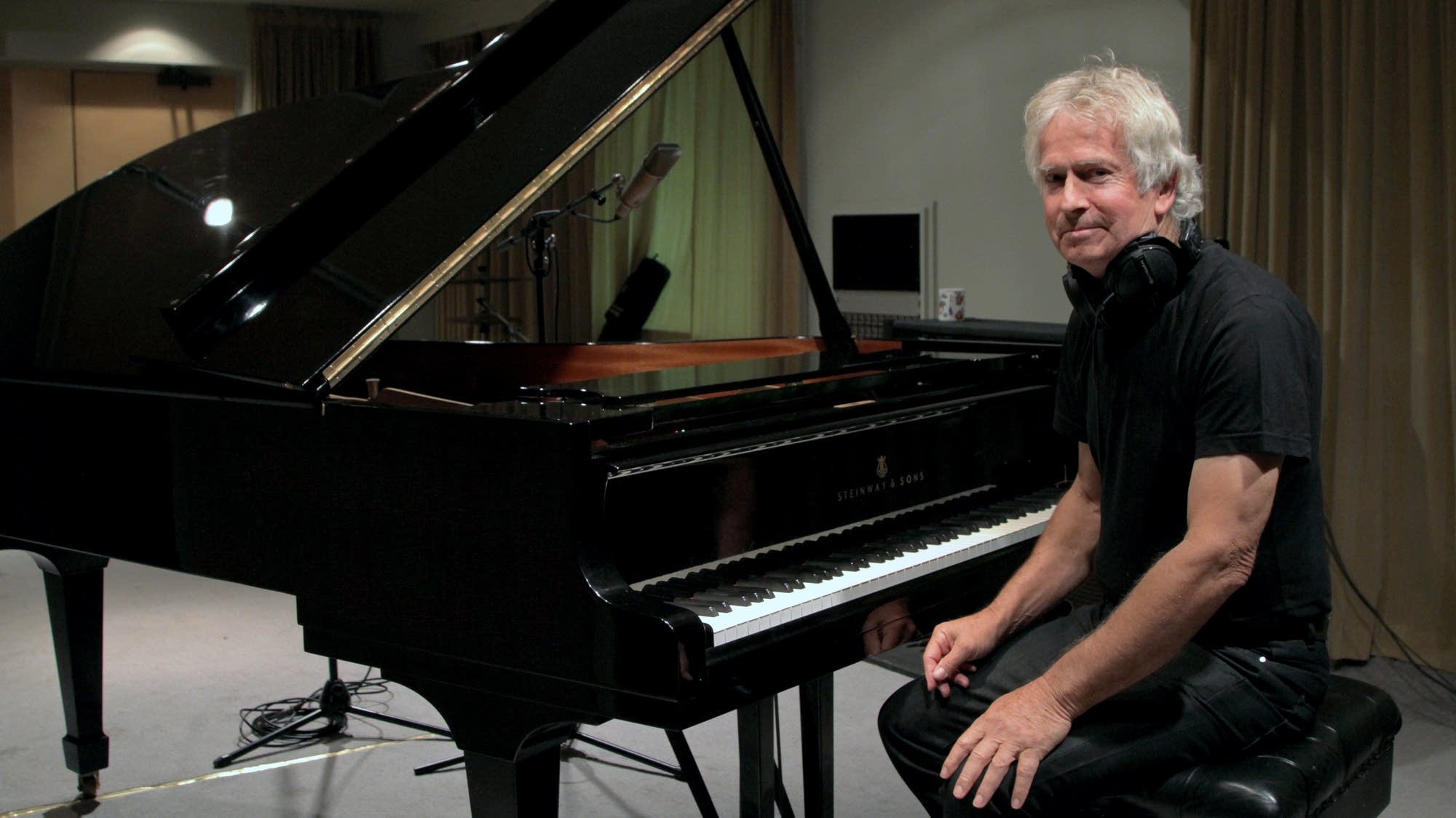 Resultado de imagen de genesis tony banks