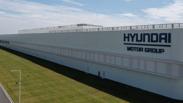 US issues apology for Hyundai immigration raid