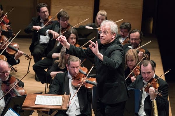 Osmo Vanska conducts the Minnesota Orchestra