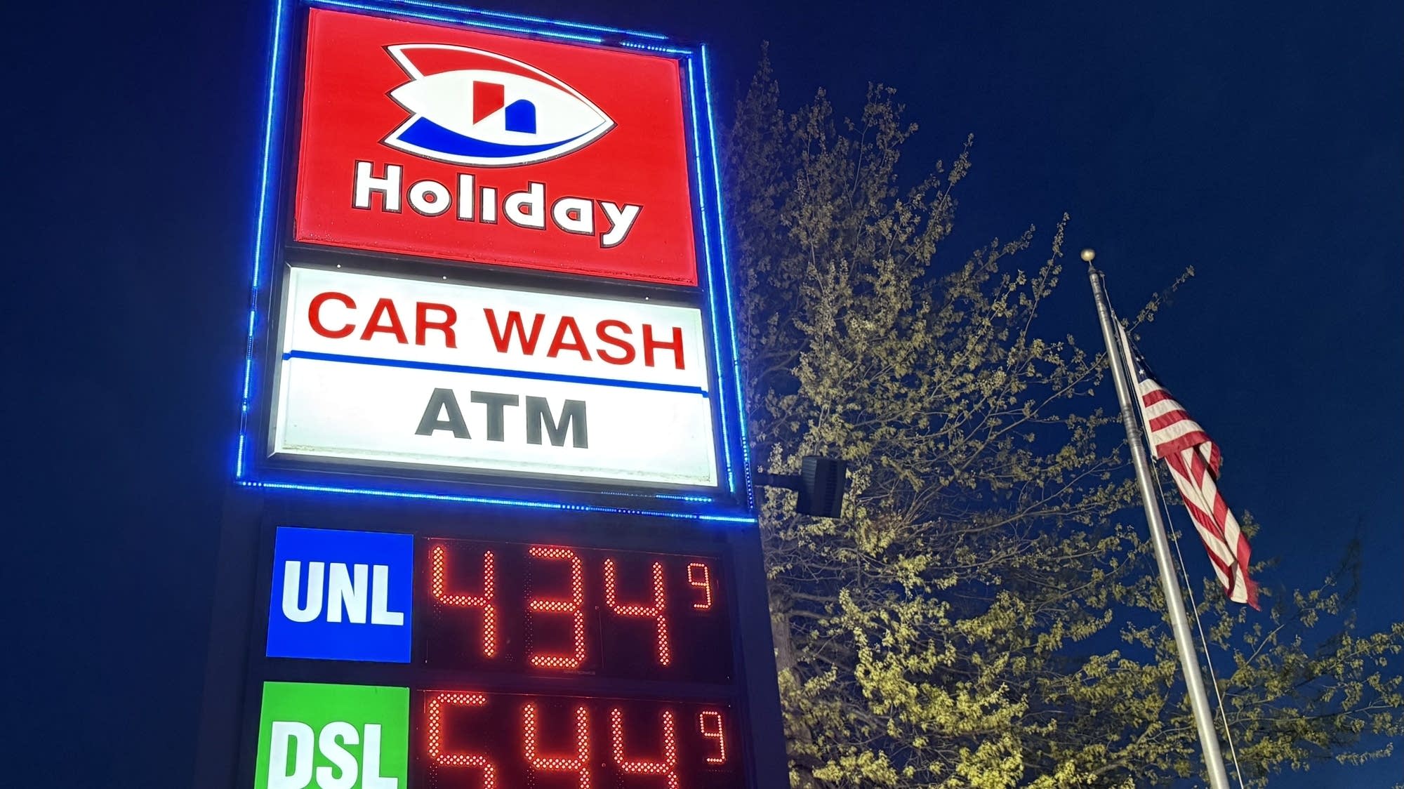 Minnesota rideshare drivers struggle amid high gas prices