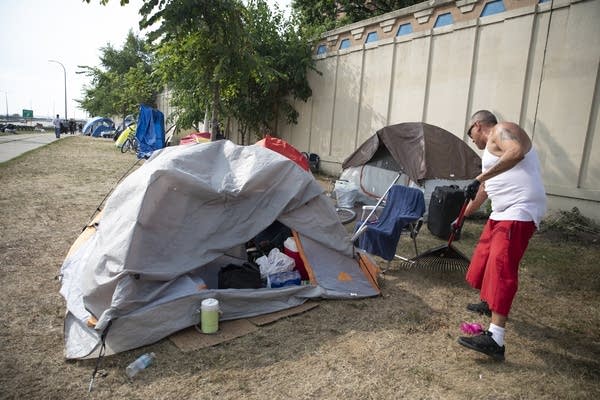 Groups work together to help Mpls. homeless encampment