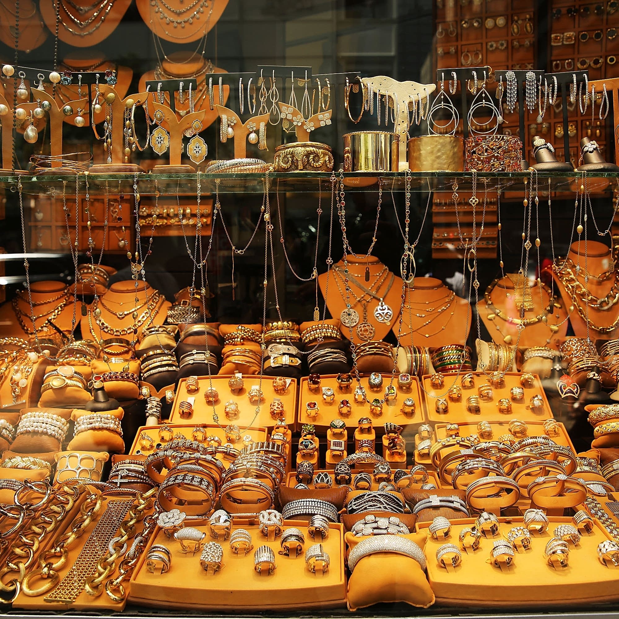 Can jewelry ever be truly conflict-free?