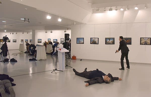 1,000 Words: The photographer of a murder