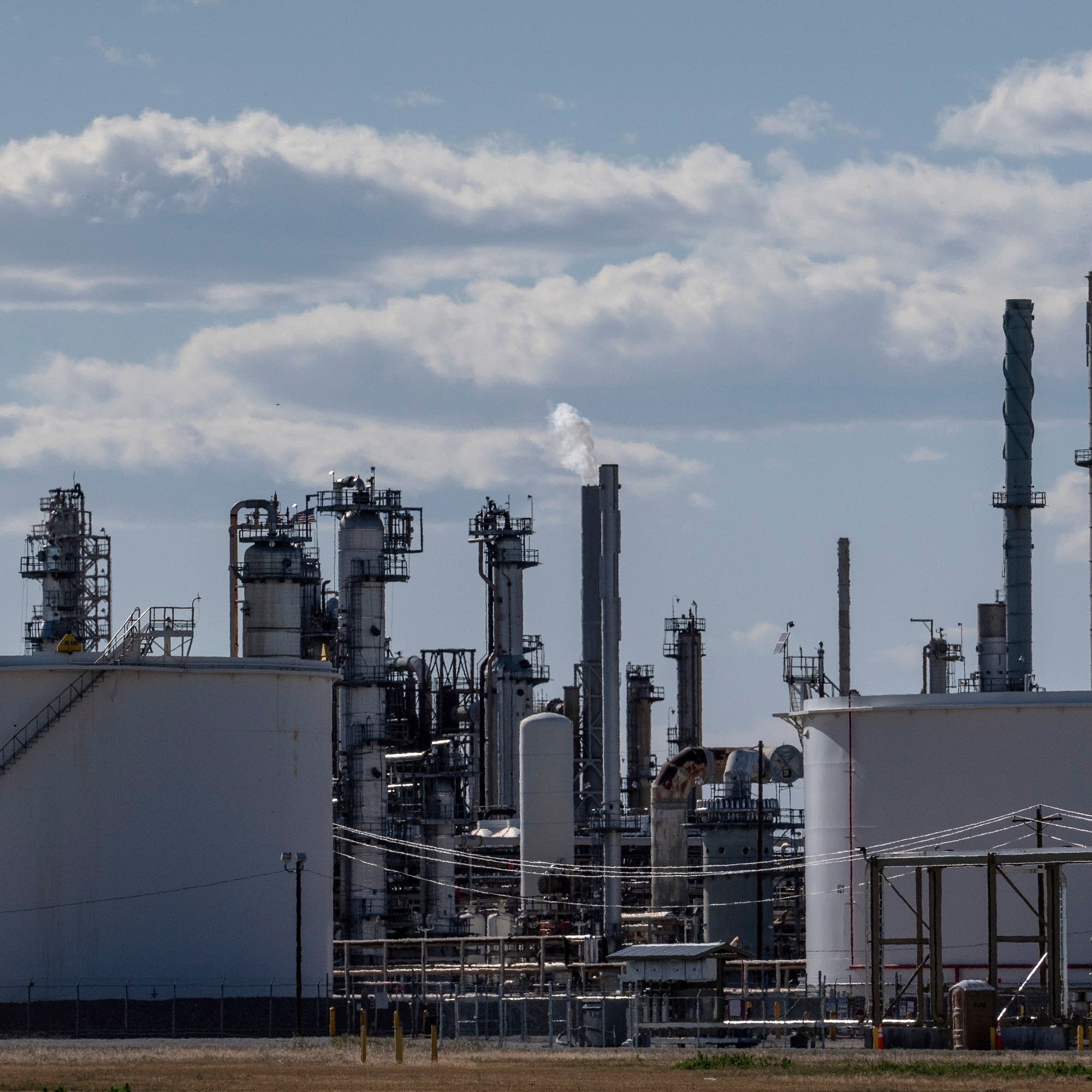 Episode art: The oil-natural gas conundrum