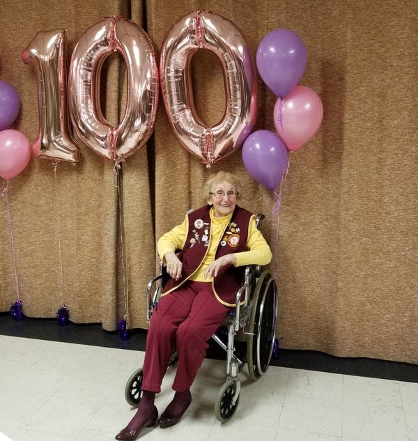 100