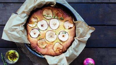 Apple and Olive Oil Cake