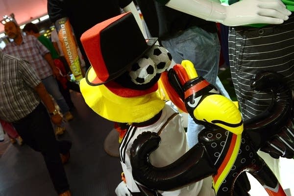 FBL-WC-2014-GER-FANS-MERCHANDISE