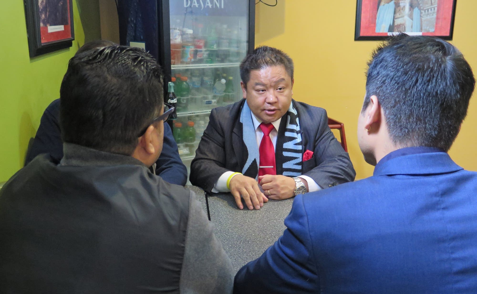 Mayoral candidate Dai Thao meets with some immigrant community leaders.