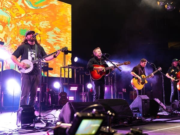 45aa1e-20241025-the-avett-