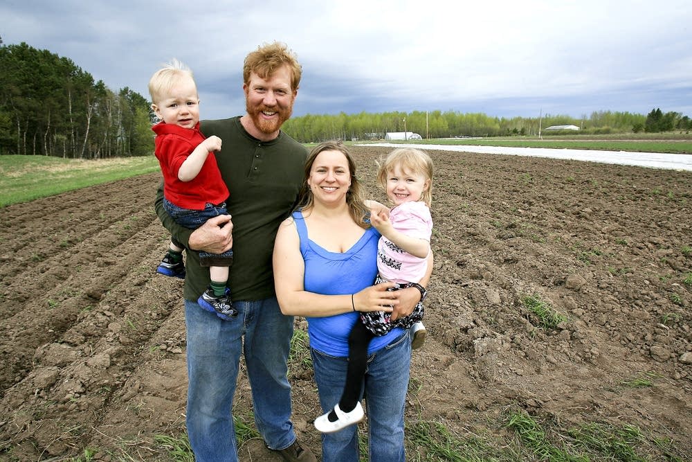 Rick and Karola Dalen and their children