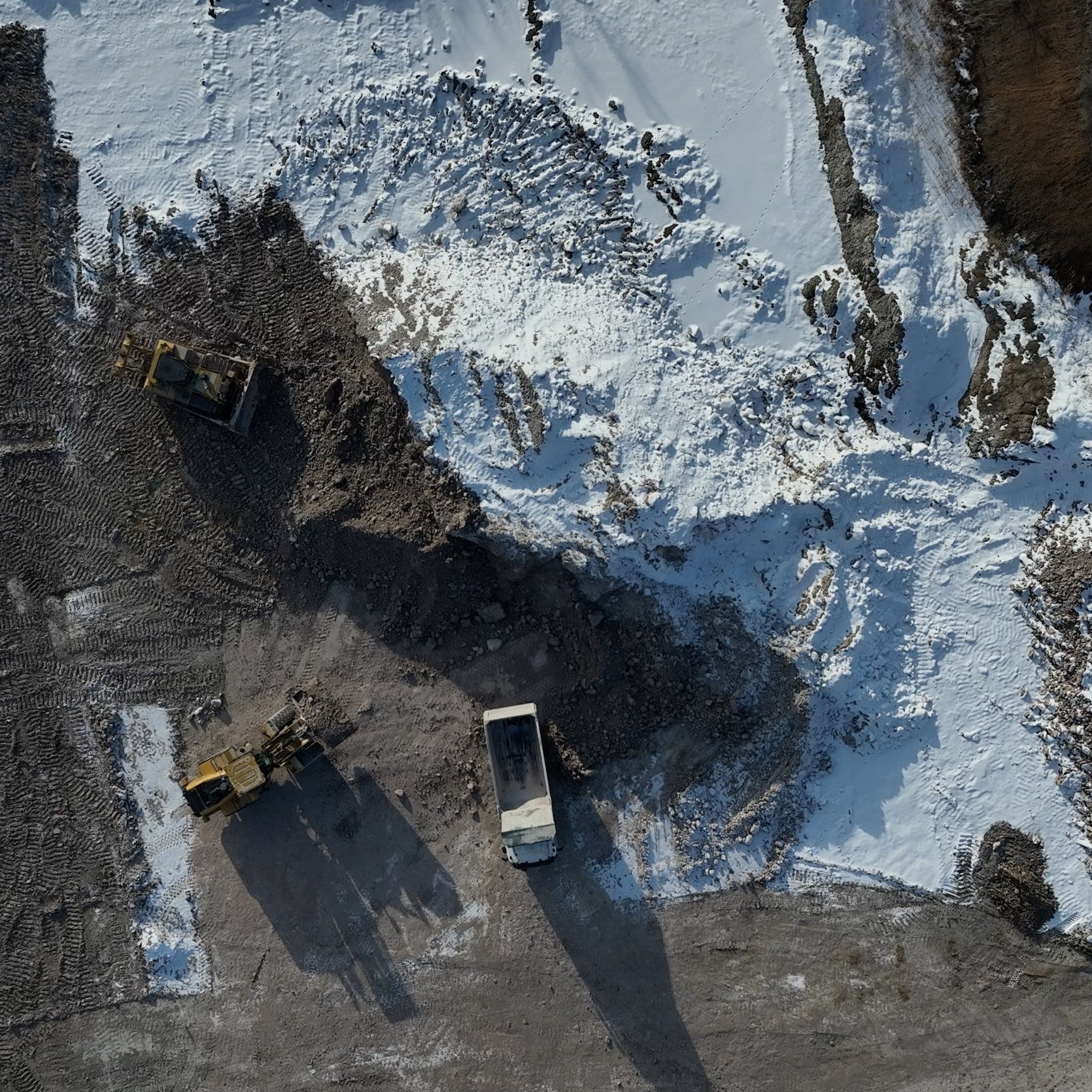 cover of episode The U.S. and Ukraine strike a minerals deal