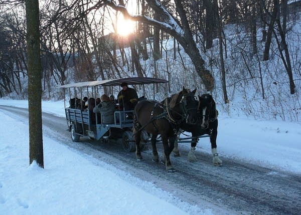 Poster A horse-drawn wagon in winter