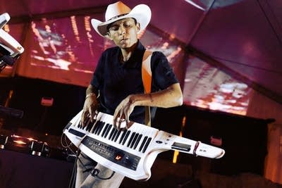 Chuquimamani-Condori performing on stage