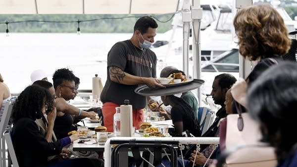 Business leaders say profit margins rise