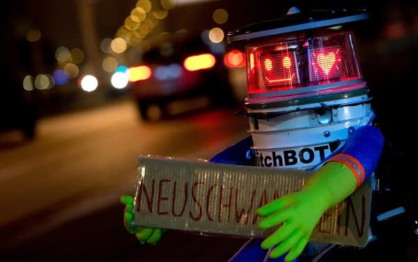 Hitchbot hitchhikes across Germany
