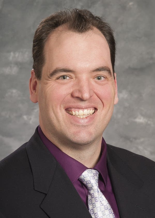 Dr. Andrew Stiehm, an Allina Health pulmonary and sleep medicine physician.