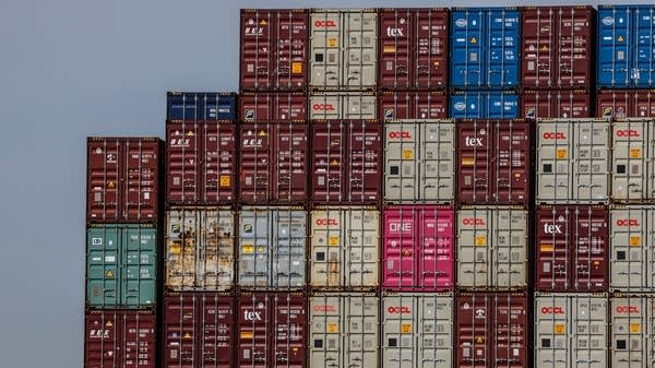 Who pays for tariffs?