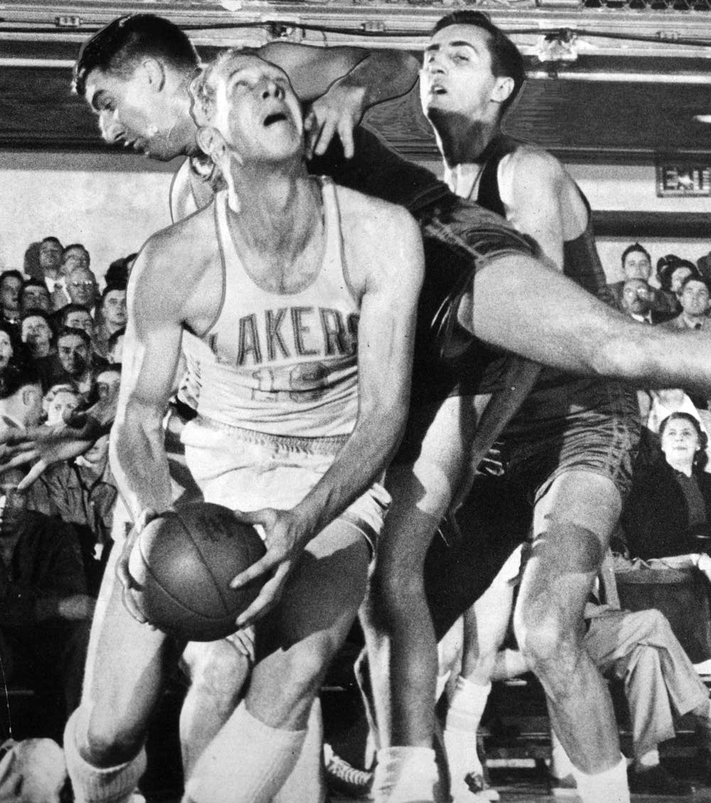 Minneapolis Lakers forward Vern Mikkelsen
