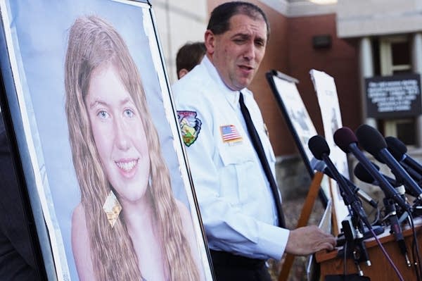 Barron to light 'tree of hope' for Jayme Closs