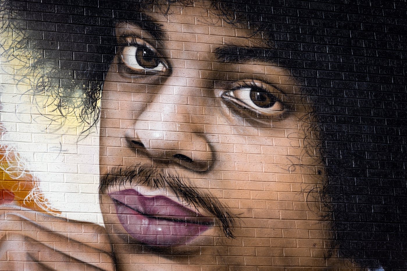 69fd7c-20260420-prince-walking