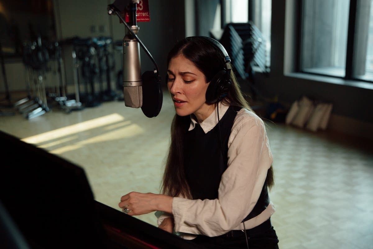 Caroline Polachek goes solo in The Current studio