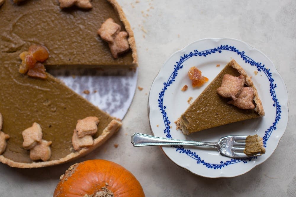 Thanksgiving pumpkin pie