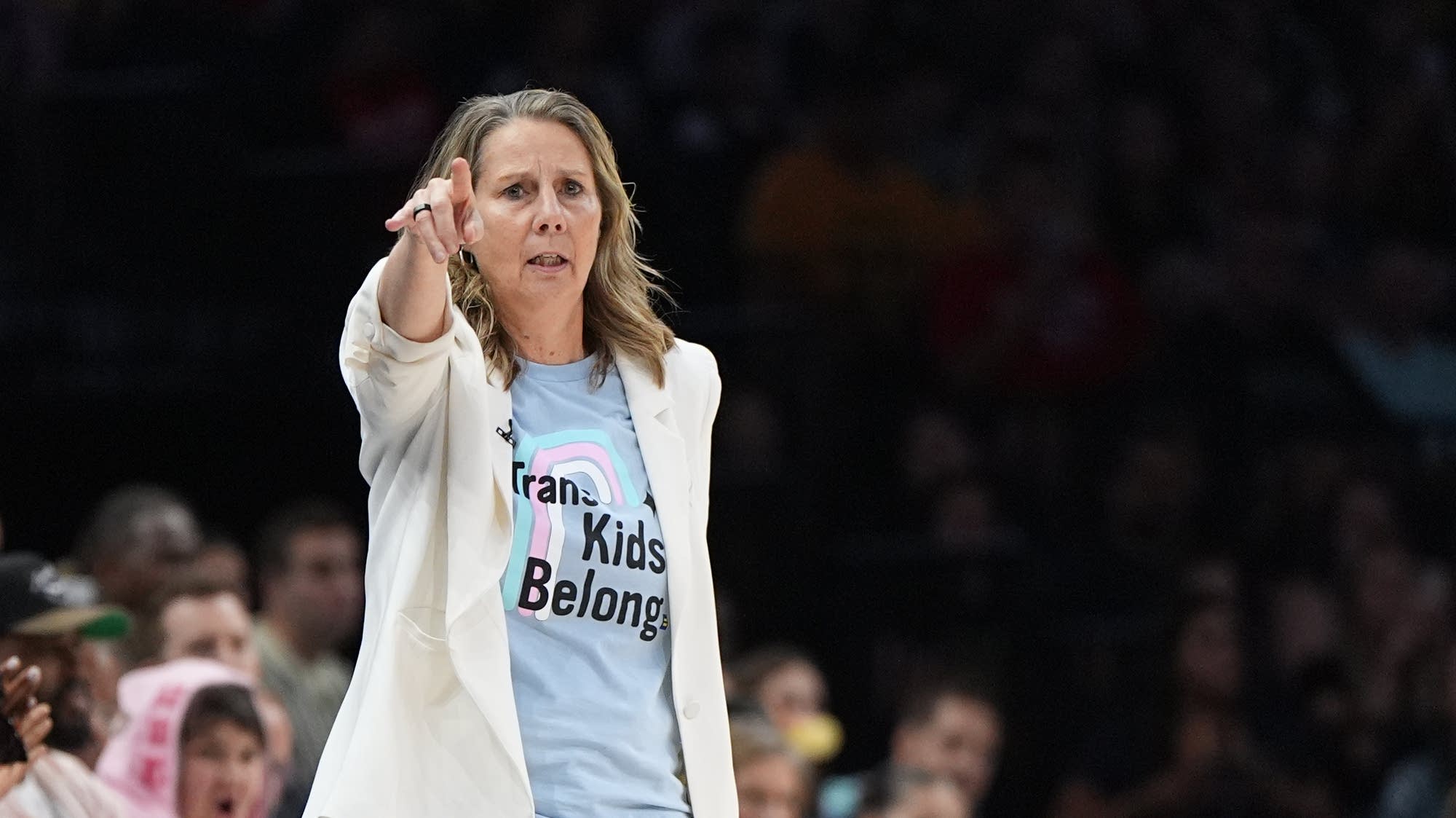 Lynx hold off Fever as rallies surround game