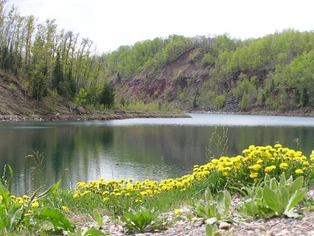 Mine pit
