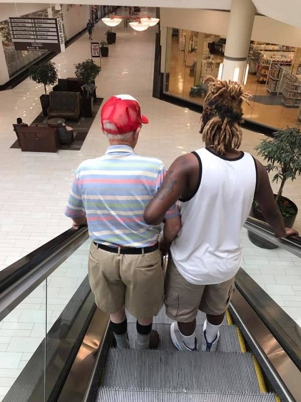 1,000 Words: The escalator