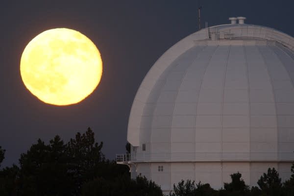 The July perigee moon in Los Angeles