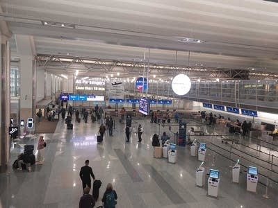 Flights resume at Minneapolis-St. Paul International Airport after 'telecommunication issues'