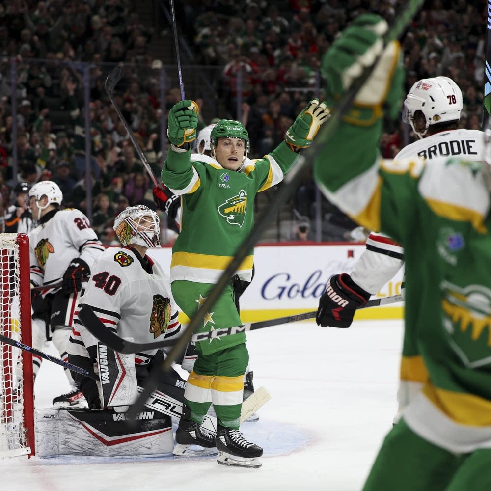 1522c4-20241224-blackhawks-