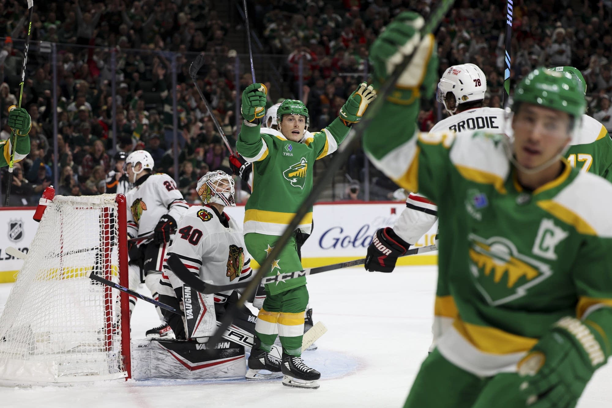 183eee-20241224-blackhawks-